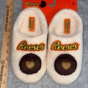 Ladie's Reese's Cup Slip On Shoes Sherpa Lined Size 5/6 CUTE! Chocolate Lovers!